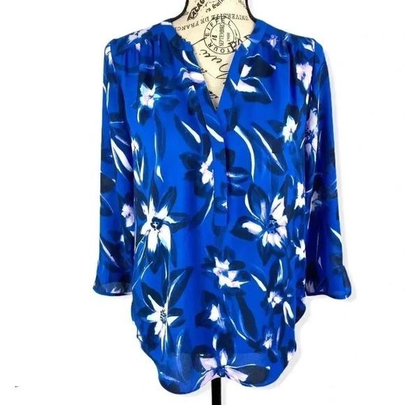 NYDJ v-neck floral buttoned Blouse - Picture 1 of 7